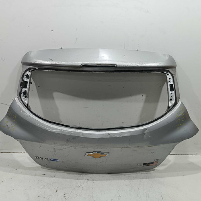Tampa Traseira Chevrolet Onix 2014 2015 2016 2017 2018 Tampa Traseira Chevrolet Onix 2014 2015 2016 2017 2018