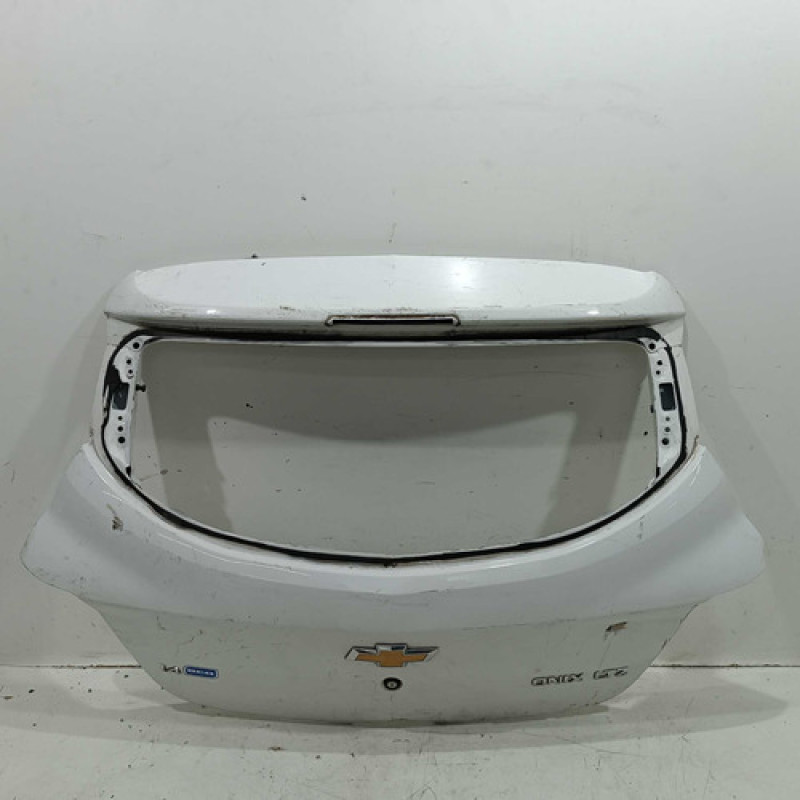 Tampa Traseira Chevrolet Onix 2013 2014 2015 2016 2017 2018 Tampa Traseira Chevrolet Onix 2013 2014 2015 2016 2017 2018