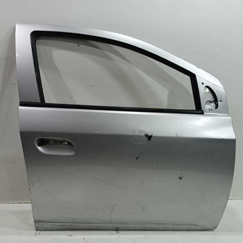 Porta Dianteira Direita Onix Prisma 2015 A 2019 Detalhe Porta Dianteira Direita Onix Prisma 2015 A 2019 Detalhe